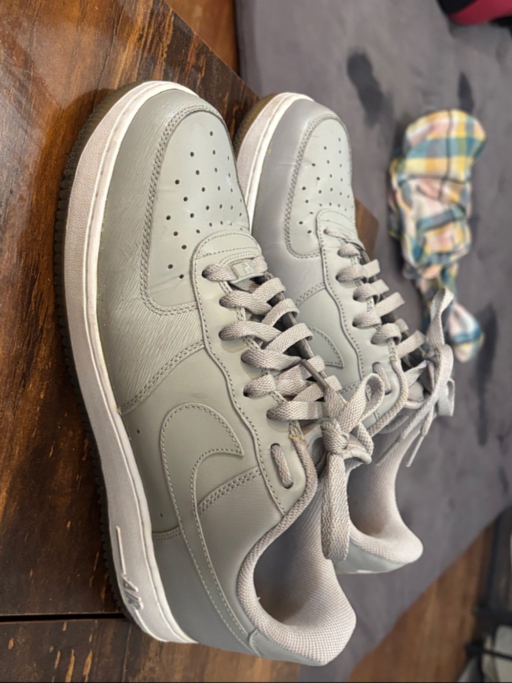 Nike Low-Top Sneakers in Light Gray